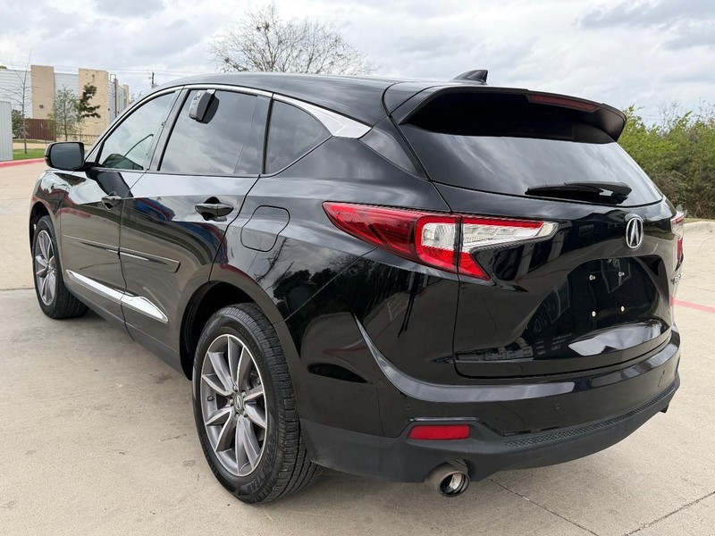 Acura RDX Vehicle Full-screen Gallery Image 04