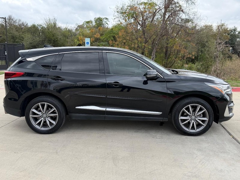 Acura RDX Vehicle Full-screen Gallery Image 07