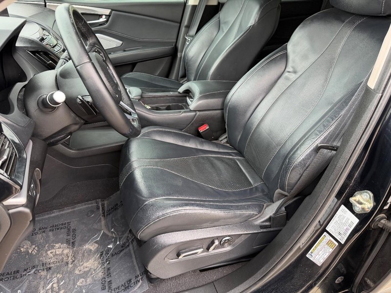 Acura RDX Vehicle Full-screen Gallery Image 12