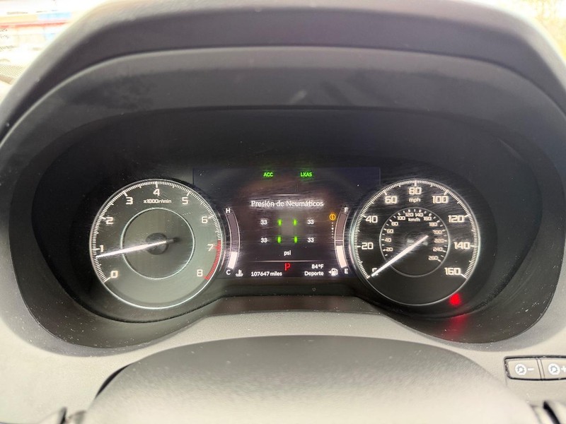 Acura RDX Vehicle Full-screen Gallery Image 13