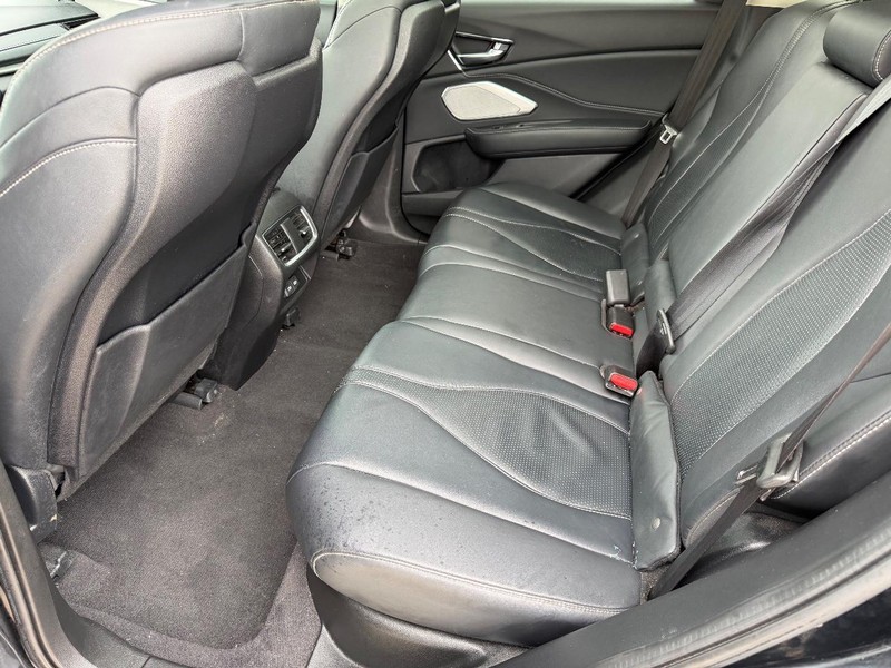 Acura RDX Vehicle Full-screen Gallery Image 16