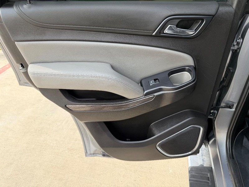 Chevrolet Tahoe Vehicle Full-screen Gallery Image 15