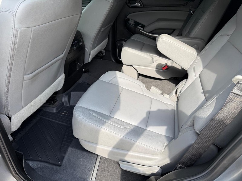 Chevrolet Tahoe Vehicle Full-screen Gallery Image 16