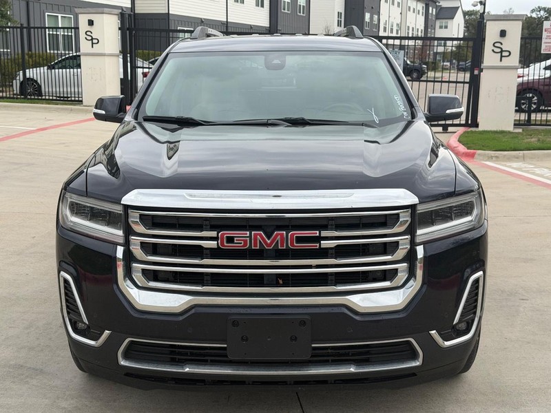 GMC Acadia Vehicle Full-screen Gallery Image 09