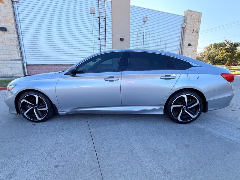 Honda Accord Sedan Vehicle Full-screen Gallery Image 03