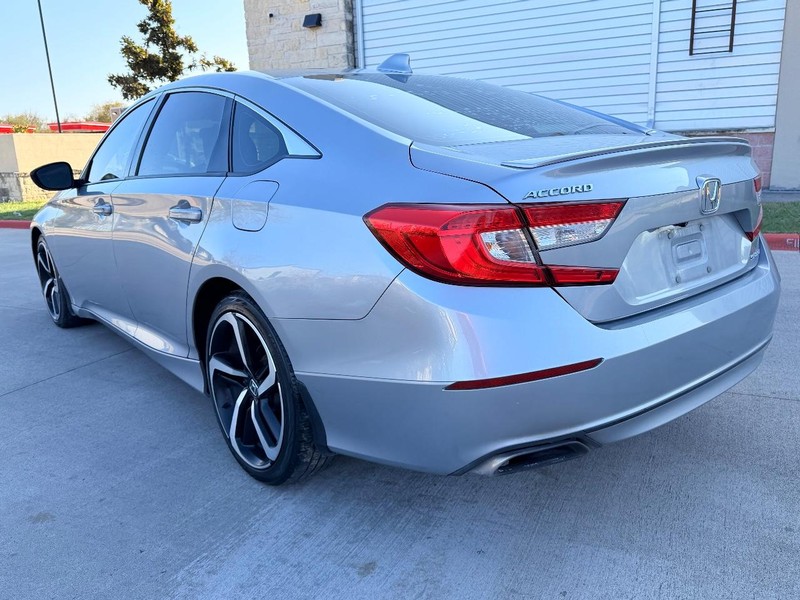 Honda Accord Sedan Vehicle Full-screen Gallery Image 04