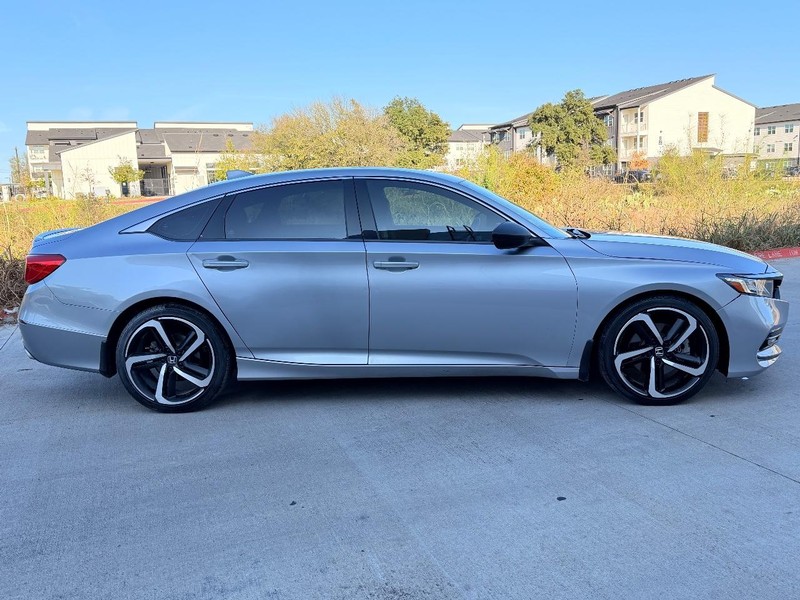 Honda Accord Sedan Vehicle Full-screen Gallery Image 07