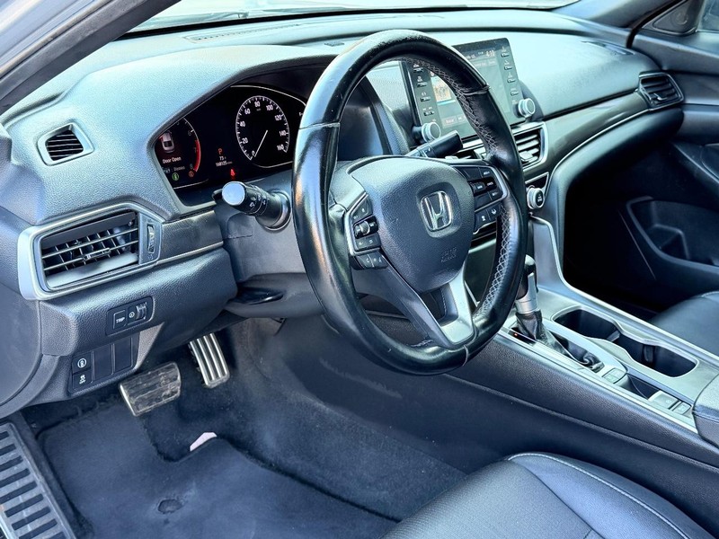 Honda Accord Sedan Vehicle Full-screen Gallery Image 10