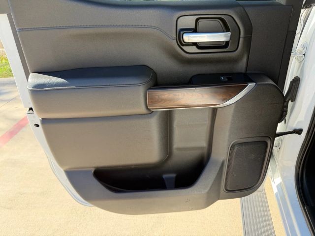 GMC Sierra 150 Vehicle Full-screen Gallery Image 15