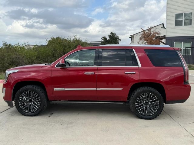 Cadillac Escalade Vehicle Full-screen Gallery Image 03