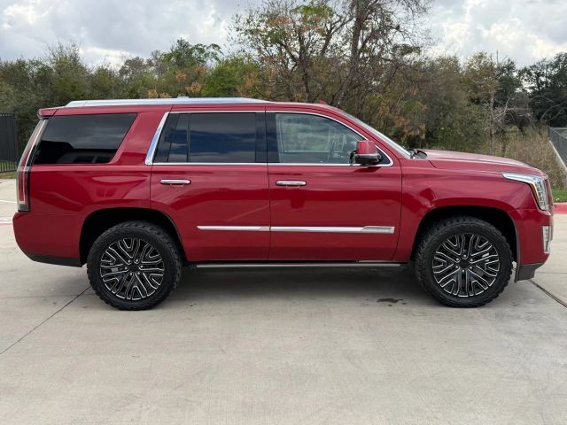 Cadillac Escalade Vehicle Full-screen Gallery Image 07