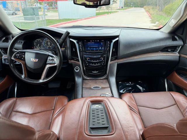 Cadillac Escalade Vehicle Full-screen Gallery Image 19