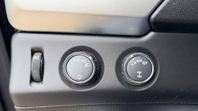 Chevrolet Tahoe Vehicle Full-screen Gallery Image 09