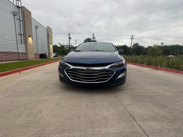 Chevrolet Malibu Vehicle Full-screen Gallery Image 02