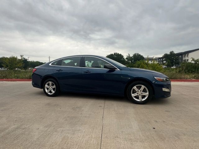 Chevrolet Malibu Vehicle Full-screen Gallery Image 05