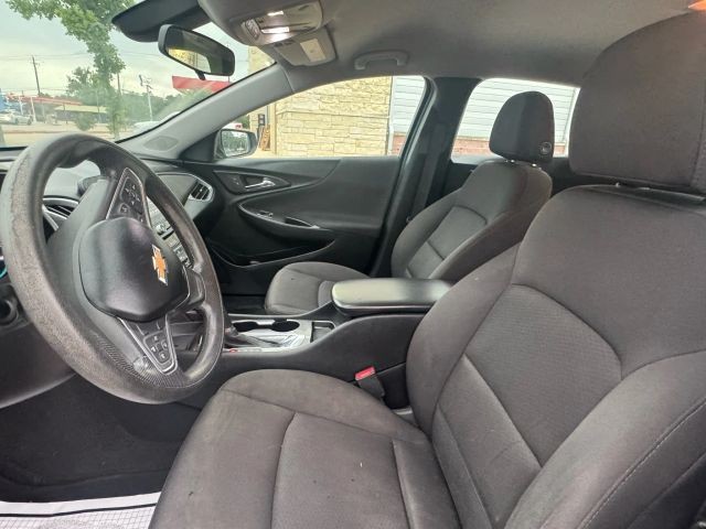 Chevrolet Malibu Vehicle Full-screen Gallery Image 10