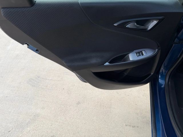 Chevrolet Malibu Vehicle Full-screen Gallery Image 15