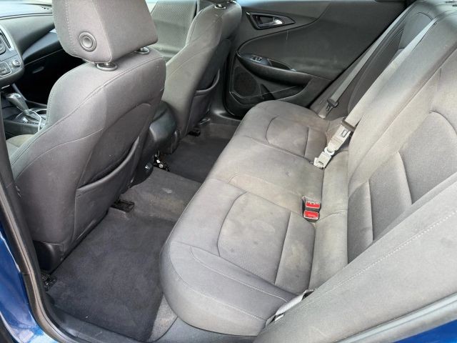 Chevrolet Malibu Vehicle Full-screen Gallery Image 16