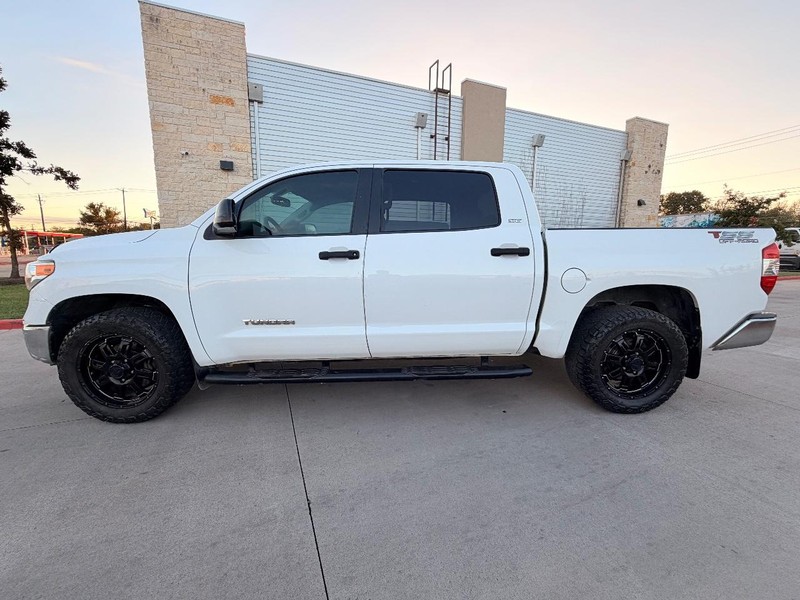 Toyota Tundra 2WD Vehicle Full-screen Gallery Image 03