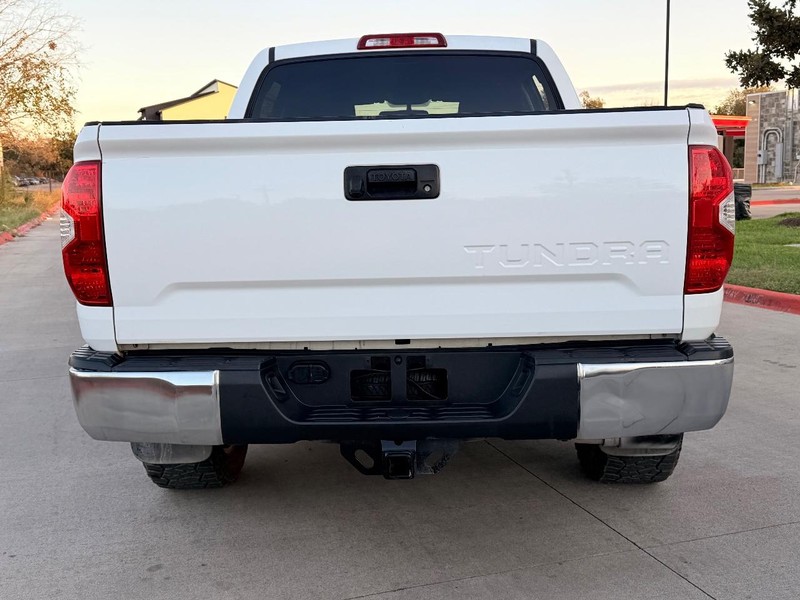 Toyota Tundra 2WD Vehicle Full-screen Gallery Image 05