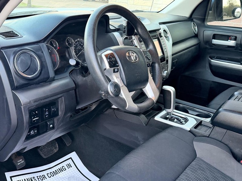 Toyota Tundra 2WD Vehicle Full-screen Gallery Image 10