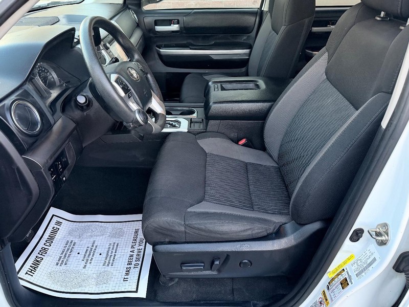 Toyota Tundra 2WD Vehicle Full-screen Gallery Image 11