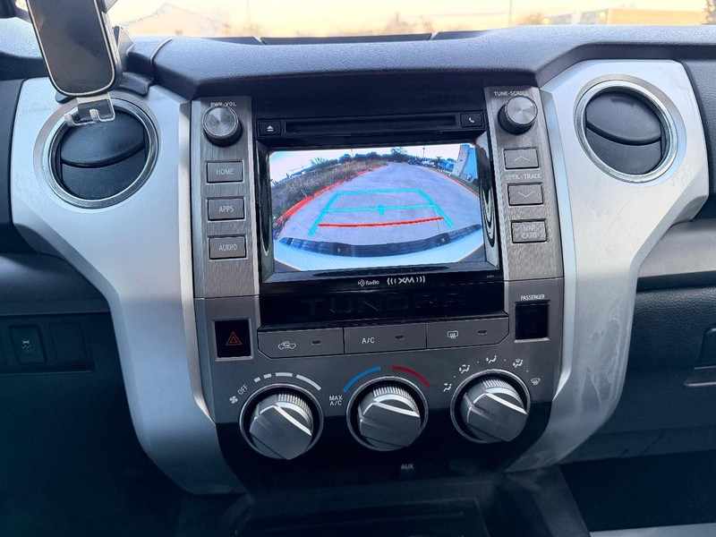 Toyota Tundra 2WD Vehicle Full-screen Gallery Image 15