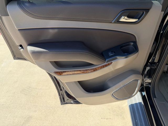Chevrolet Tahoe Vehicle Full-screen Gallery Image 15