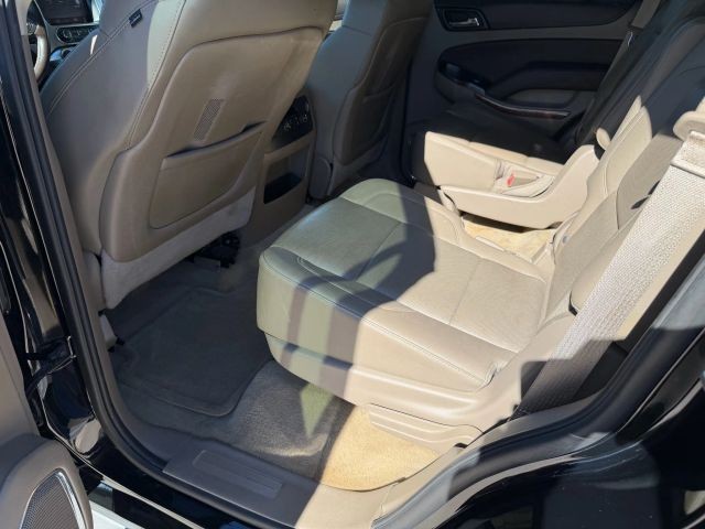 Chevrolet Tahoe Vehicle Full-screen Gallery Image 16