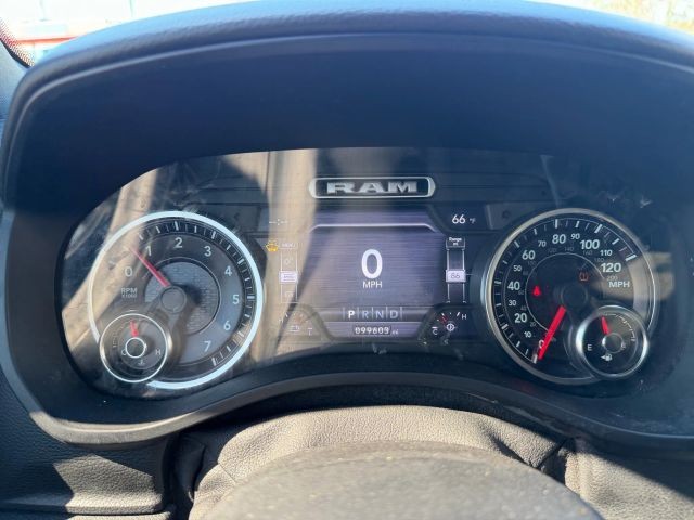 Ram 1500 Vehicle Full-screen Gallery Image 13