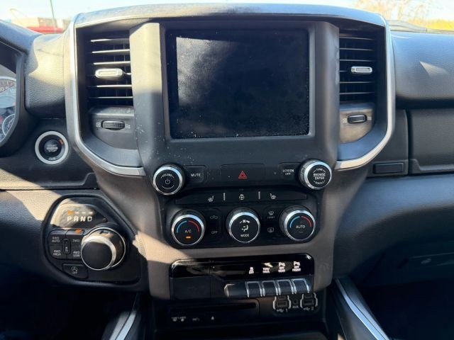 Ram 1500 Vehicle Full-screen Gallery Image 14