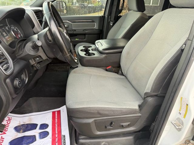 Ram 2500 Vehicle Full-screen Gallery Image 12