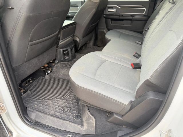 Ram 2500 Vehicle Full-screen Gallery Image 16