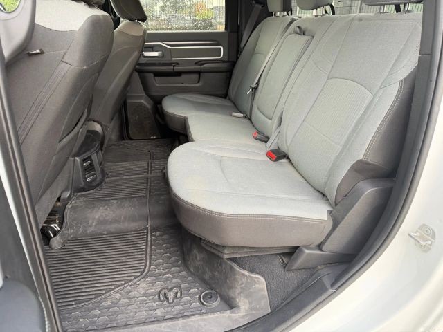 Ram 2500 Vehicle Full-screen Gallery Image 17