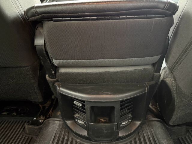 Ram 2500 Vehicle Full-screen Gallery Image 18