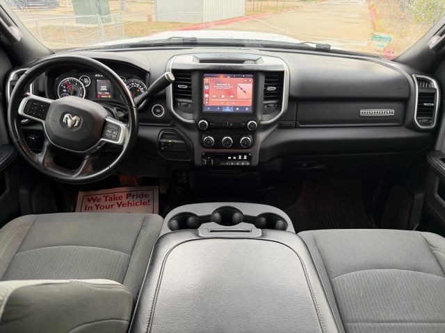 Ram 2500 Vehicle Full-screen Gallery Image 19