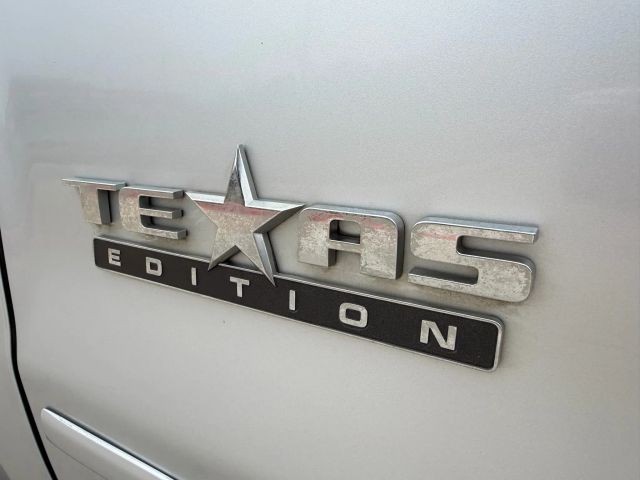 Chevrolet Silverado 1500 Vehicle Full-screen Gallery Image 20