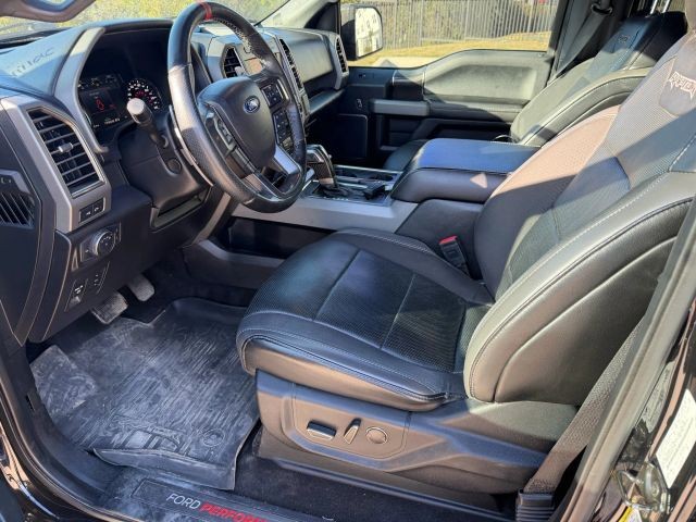 Ford F-150 Vehicle Full-screen Gallery Image 11