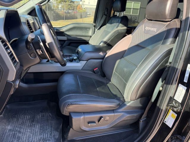 Ford F-150 Vehicle Full-screen Gallery Image 12