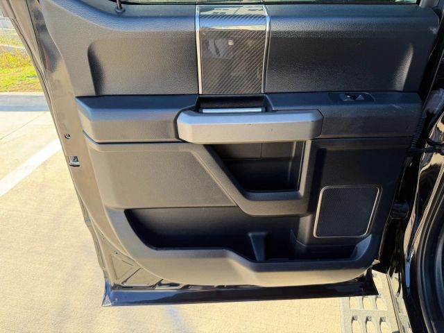 Ford F-150 Vehicle Full-screen Gallery Image 15