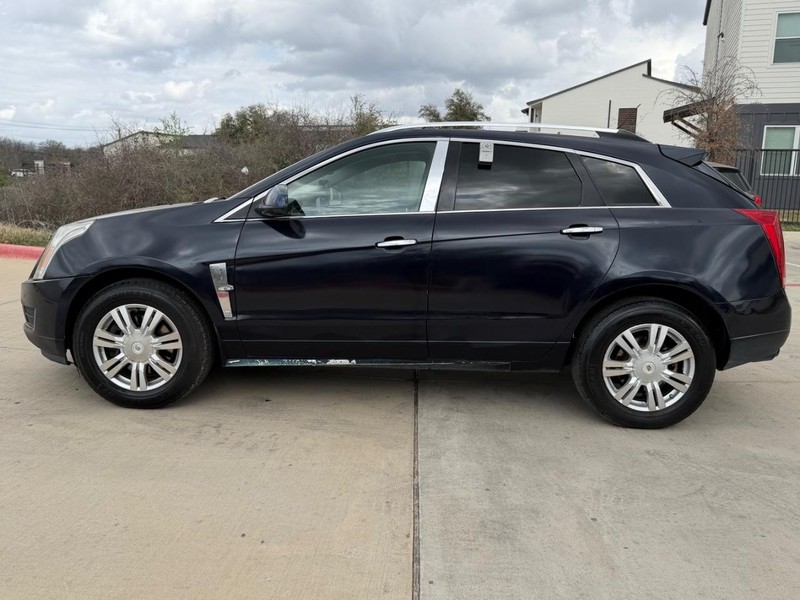 Cadillac SRX Vehicle Full-screen Gallery Image 03