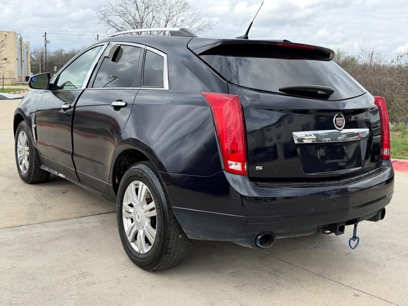 Cadillac SRX Vehicle Full-screen Gallery Image 04