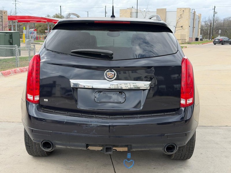 Cadillac SRX Vehicle Full-screen Gallery Image 05