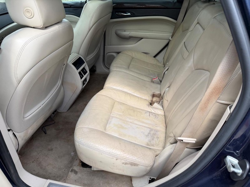 Cadillac SRX Vehicle Full-screen Gallery Image 16