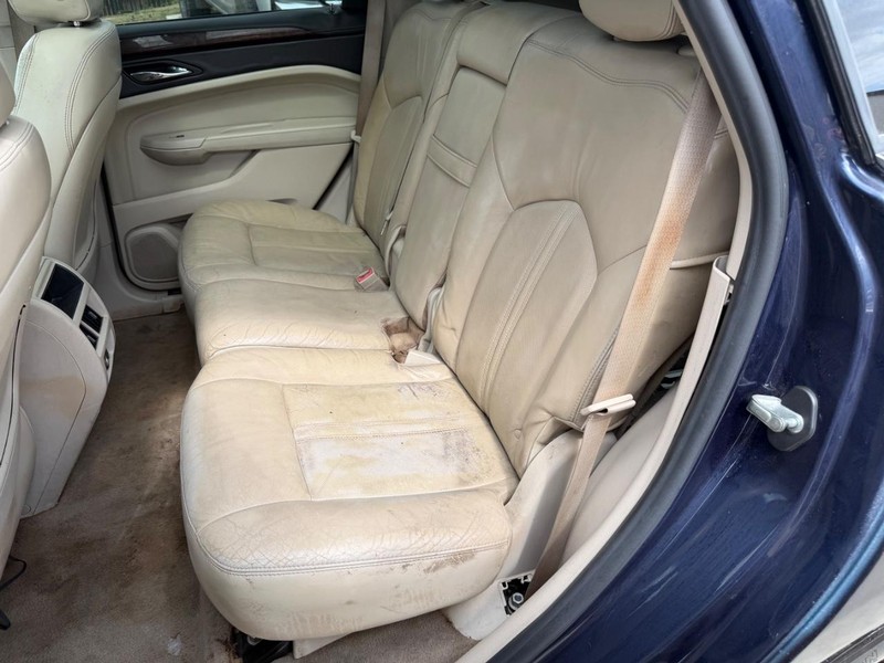 Cadillac SRX Vehicle Full-screen Gallery Image 17