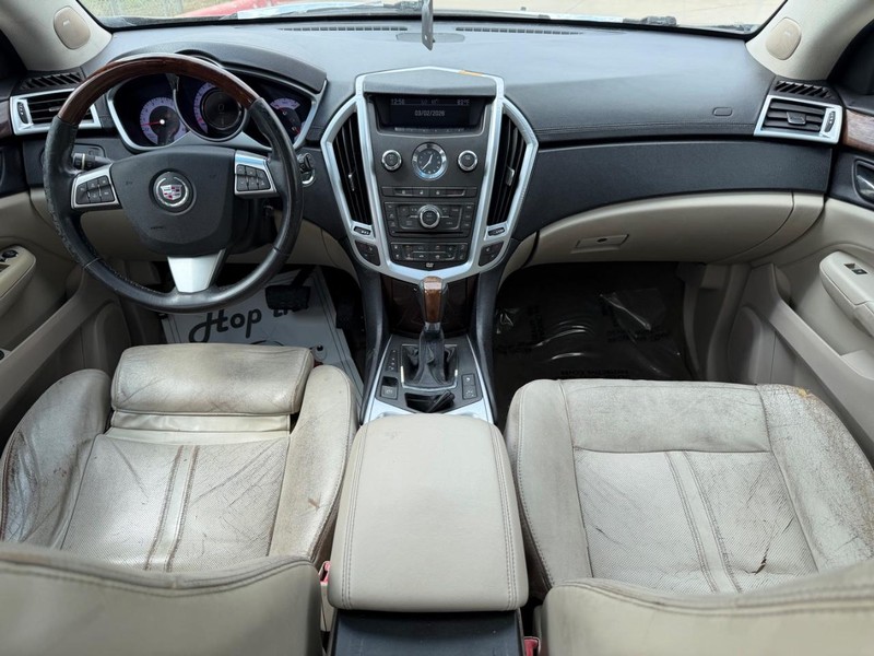 Cadillac SRX Vehicle Full-screen Gallery Image 19