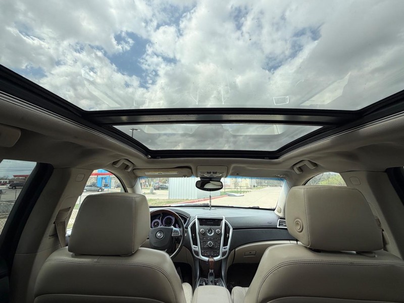 Cadillac SRX Vehicle Full-screen Gallery Image 20