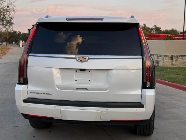 Cadillac Escalade Vehicle Full-screen Gallery Image 06