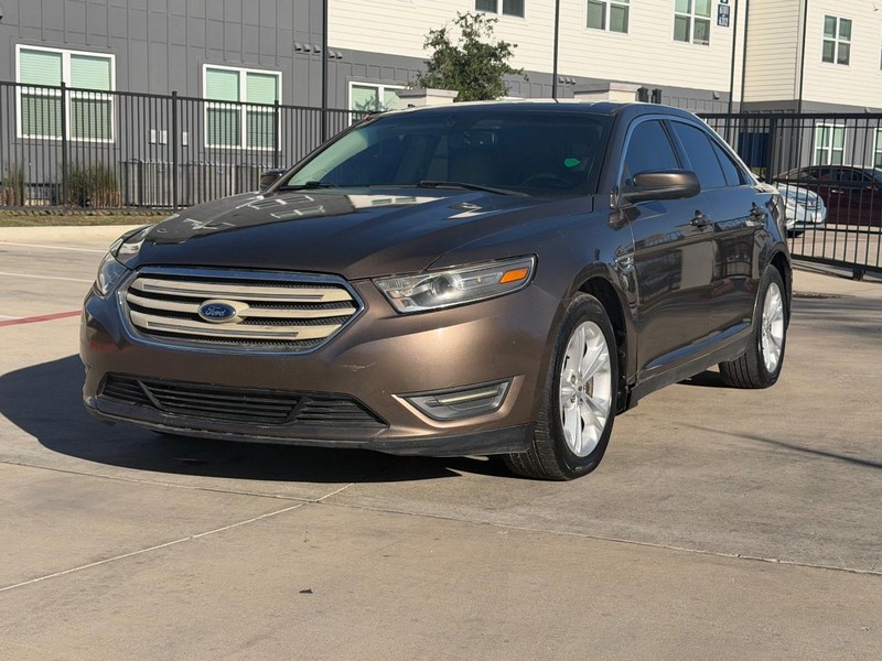 Ford Taurus Vehicle Full-screen Gallery Image 02