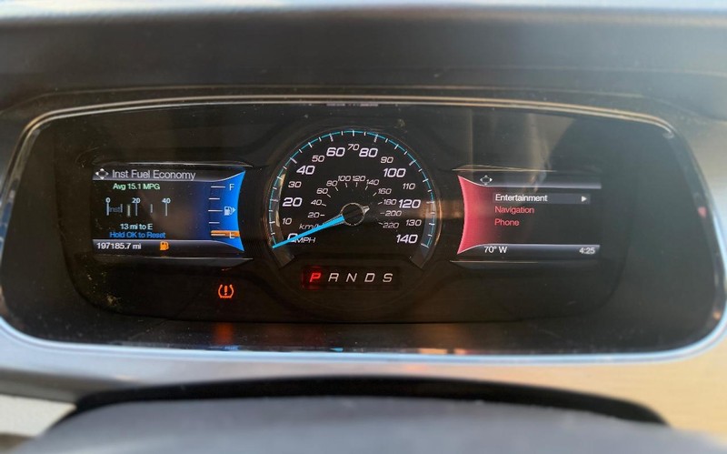 Ford Taurus Vehicle Full-screen Gallery Image 14